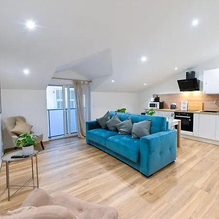 Trois Pieces Cozy N14